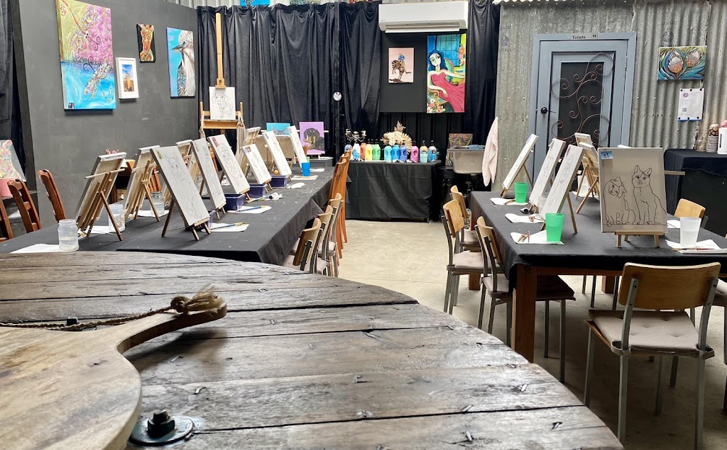 Acres of Art I Paint and Sip Pakenham | 55 Dore Rd, Pakenham VIC 3810, Australia | Phone: 0439 932 446