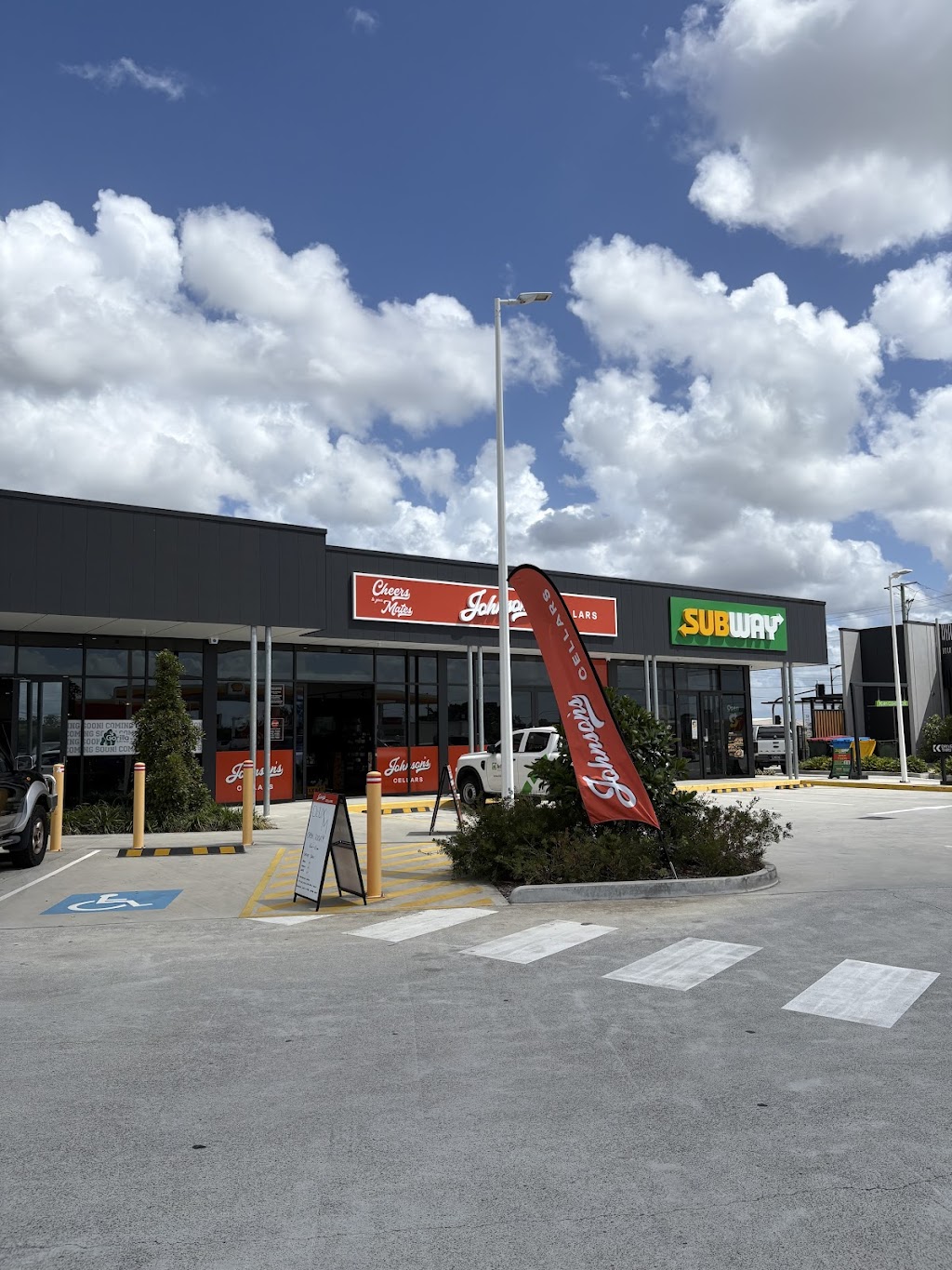 Johnsons Cellars Brendale | 2/2 Linkfield Rd, Brendale QLD 4500, Australia | Phone: 0492 208 922