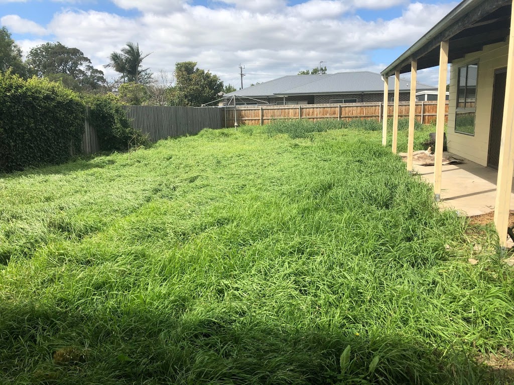 Dess lawns and gardening service | 13 Rossetti Ct, Sale VIC 3850, Australia | Phone: 0434 599 734