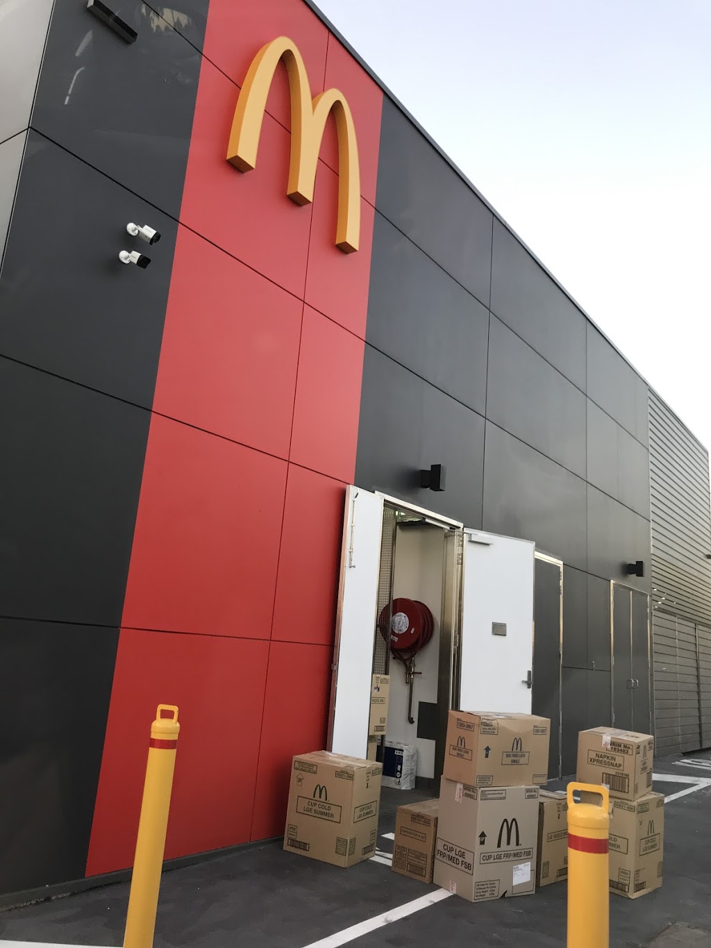 McDonalds Point Cook North | Pad Site 3 Stockland Point Cook Shopping Centre, Dunnings Rd, Point Cook VIC 3030, Australia | Phone: (03) 7379 9500