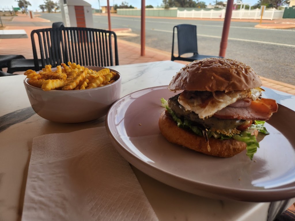 Lauries Cafe | 53 Shenton St, Menzies WA 6436, Australia | Phone: 0482 686 876