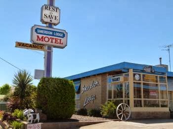 Smerdon Lodge Motel | lodging | 42 Dimboola Rd, Horsham VIC 3400, Australia | 0353823122 OR +61 3 5382 3122