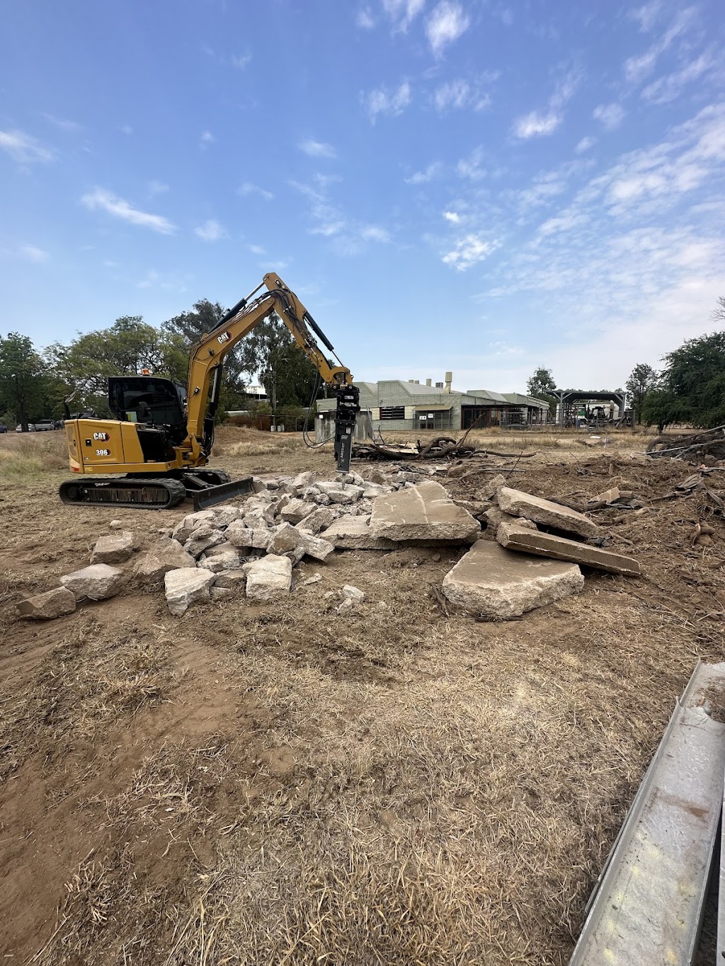 Blessos earthworx | 9 Maranda St, Emerald QLD 4720, Australia | Phone: 0448 260 757