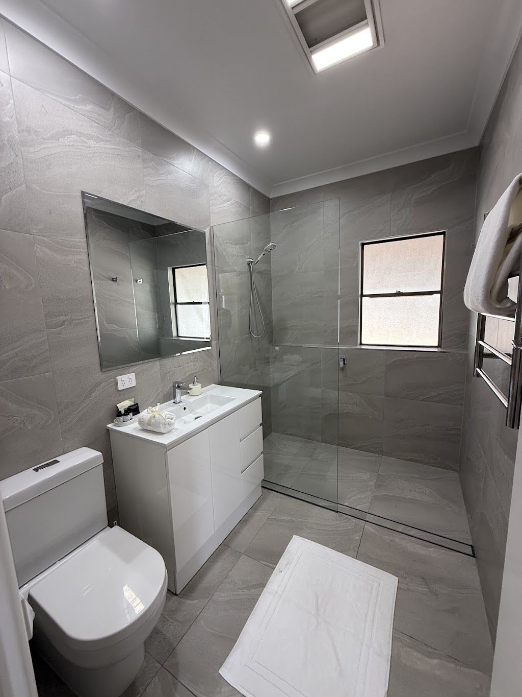 Ferguson house - Cosy Hunter Valley Escape | 44 Ferguson St, Cessnock NSW 2325, Australia | Phone: 0422 704 844