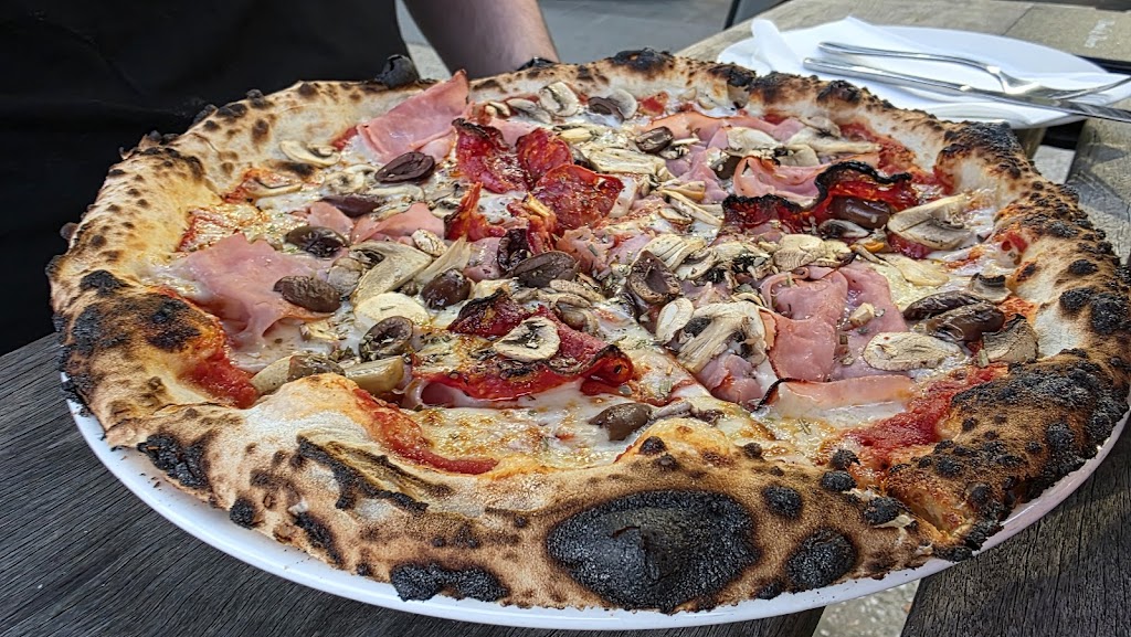 Luigis Italian Restaurant | 40 The Esplanade, Torquay VIC 3228, Australia | Phone: (03) 4216 6864