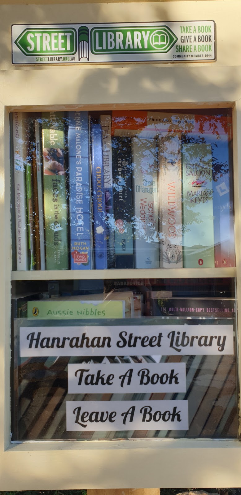 Hanrahan Street Library | 1 Hanrahan Cres, Dunlop ACT 2615, Australia