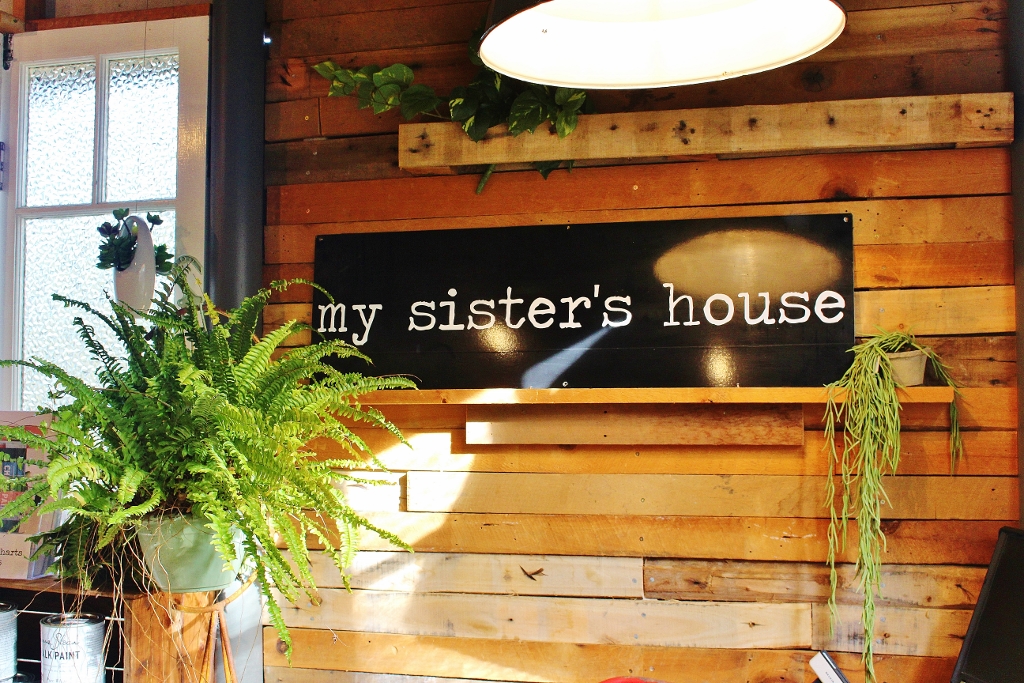 My Sisters House | 29 McMillan Ave, Parkhurst QLD 4702, Australia