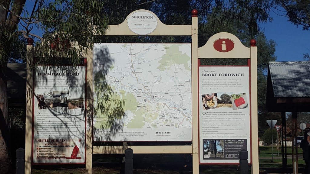 Singleton Visitor Information and Enterprise Centre | travel agency | Townhead Park, New England Hwy, Singleton NSW 2330, Australia | 1800449888 OR +61 1800 449 888