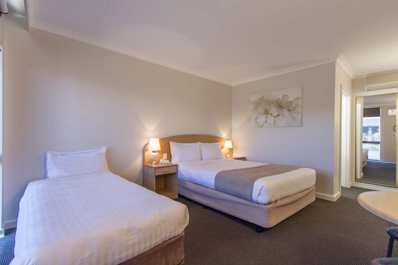 Sunshine Motor Inn | lodging | 608 Ballarat Rd, Ardeer VIC 3022, Australia | 0393631899 OR +61 3 9363 1899
