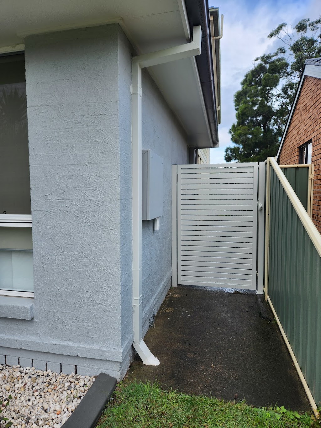 Illawarra Slats and Fencing | 26 Loddon Cct, Albion Park NSW 2527, Australia | Phone: 0432 259 449