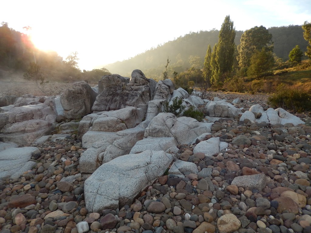 Snowy River Wildernest Bush Holiday Retreat | 91 Jonkers Road, Bete Bolong North VIC 3888, Australia | Phone: (03) 5154 1923