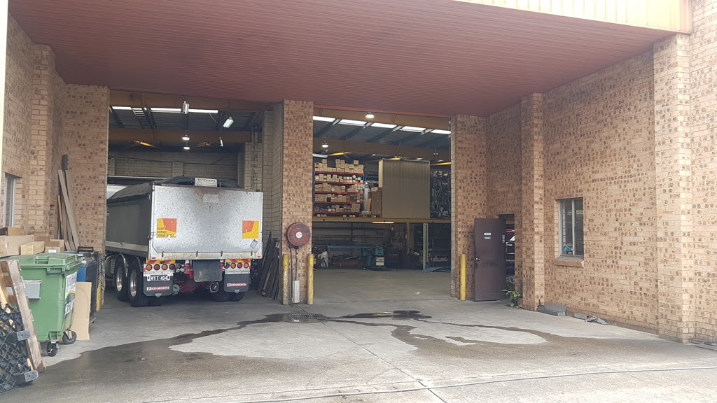 Tonys Muffler Fitting Centre | 155-157 Newbridge Rd, Chipping Norton NSW 2170, Australia | Phone: (02) 9601 5899