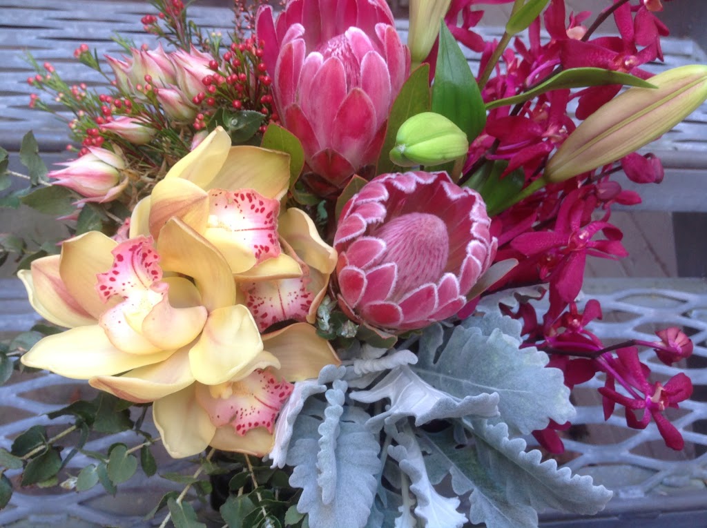 Newcastle Florist | florist | 11 Gothic St, Jesmond NSW 2299, Australia | 0240235208 OR +61 2 4023 5208