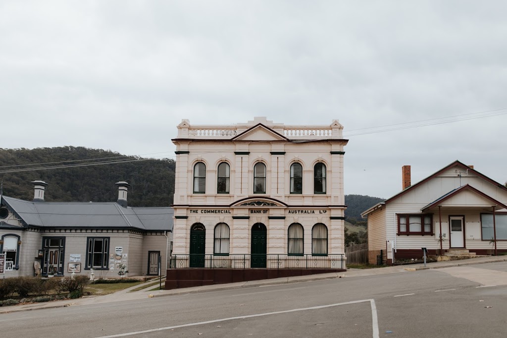 The Omeo Bank House | 154 Day Ave, Omeo VIC 3898, Australia | Phone: 0428 591 405