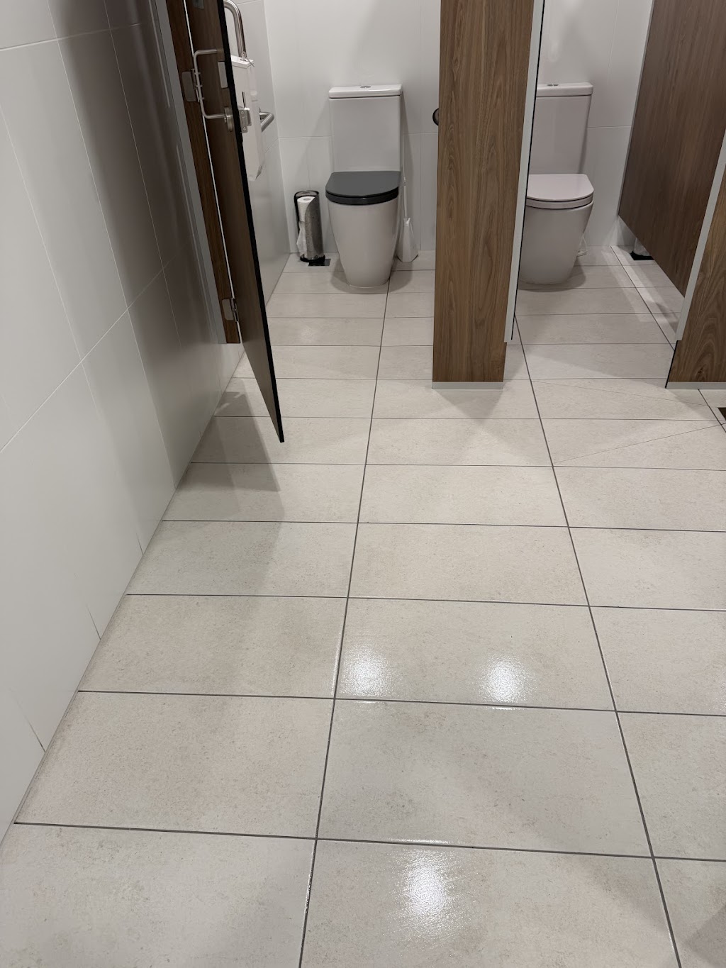 MS Property Cleaning Service | 26 Spearwood Rise, Cranbourne West VIC 3977, Australia | Phone: 0412 147 211
