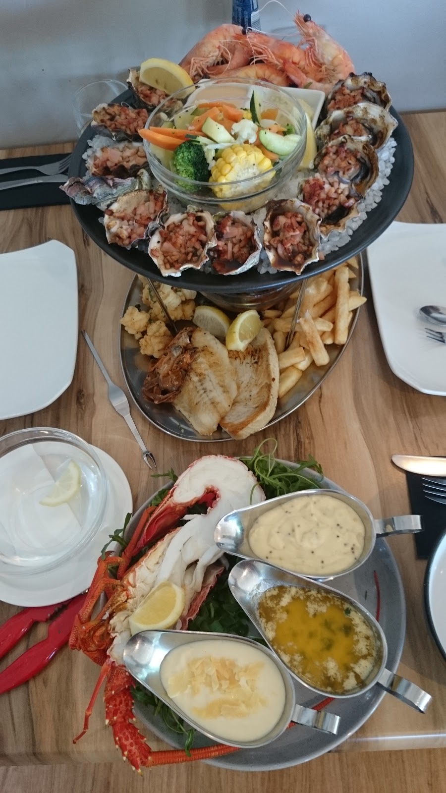 Wings and Fins - Seafood Restaurant, Bar & Bistro | restaurant | 3260 S Gippsland Hwy, Tooradin VIC 3980, Australia | 0359983600 OR +61 3 5998 3600