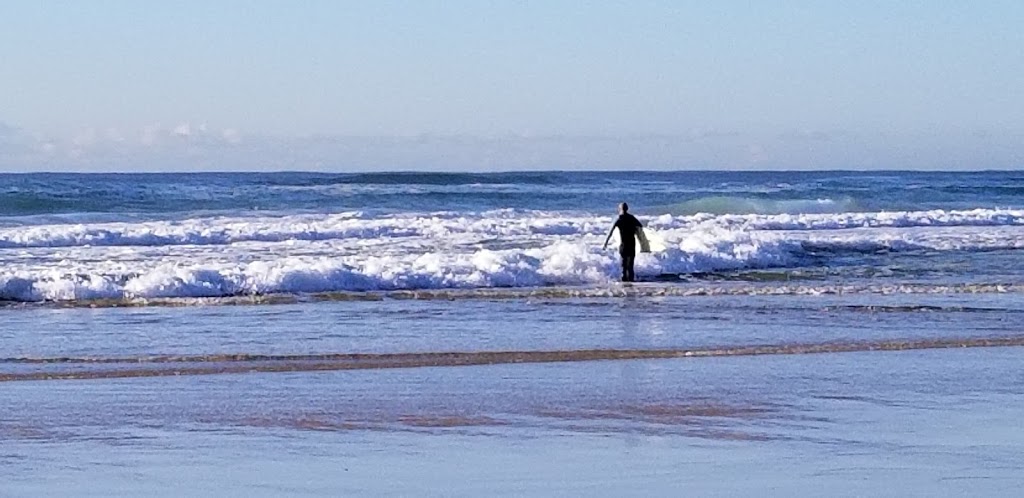 1st Wave Surf School | Southport Surf Lifesaving Club, MacArthur Parade, Main Beach QLD 4217, Australia | Phone: 0401 400 148