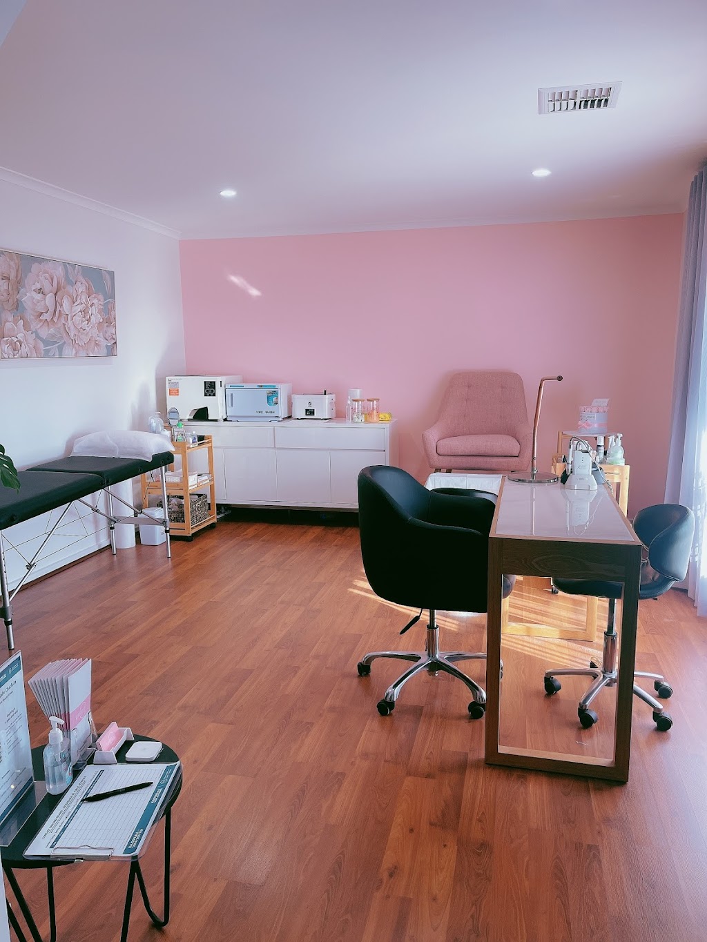 Luminous Beauty Room | 8 Austerlitz Ct, Greenwith SA 5125, Australia | Phone: 0424 734 599