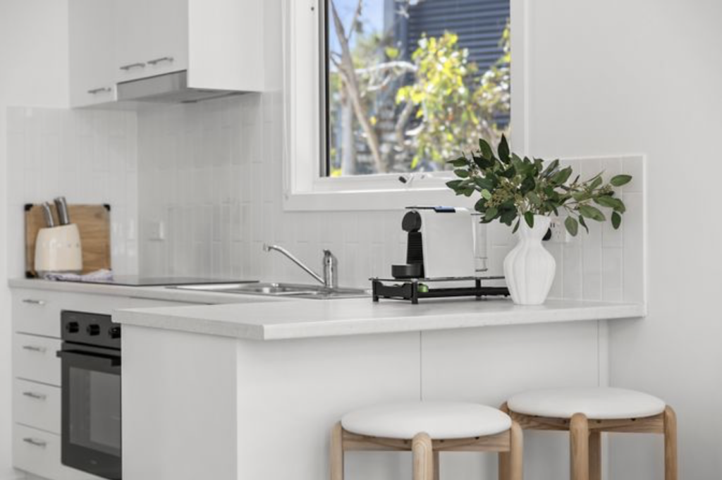 AquaLuna Beach House | 2A Philip St, Aireys Inlet VIC 3231, Australia | Phone: (03) 5289 4233