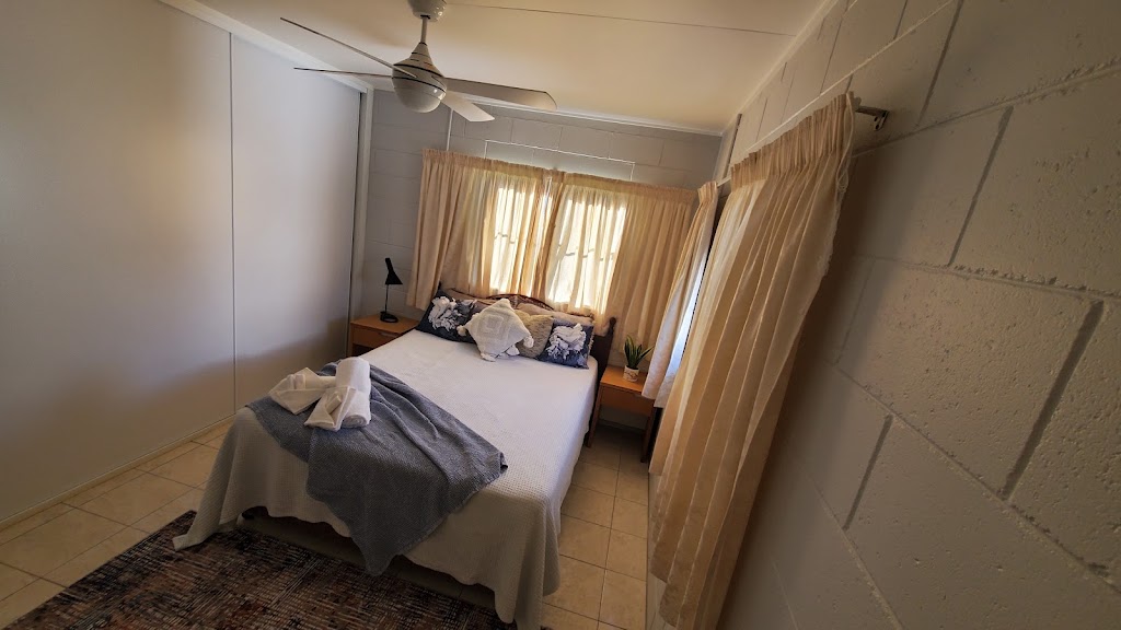 Serene St Helens Beach Affordable Stay | 9 Rosella St, St Helens Beach QLD 4798, Australia | Phone: 0400 062 055