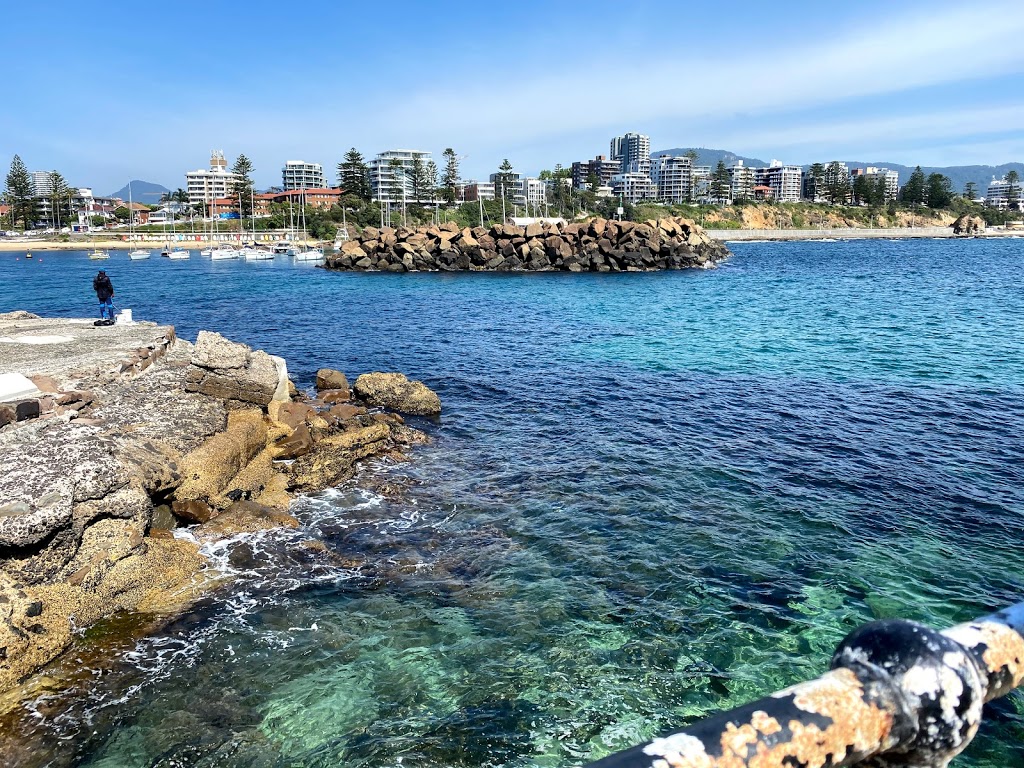 Wollongong Breakwater Lighthouse | tourist attraction | Wollongong NSW 2500, Australia | 0242277111 OR +61 2 4227 7111