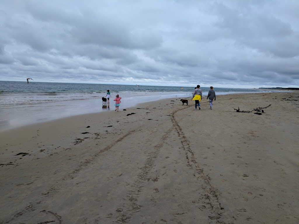 Hang Out Beacheach | Victoria, Australia