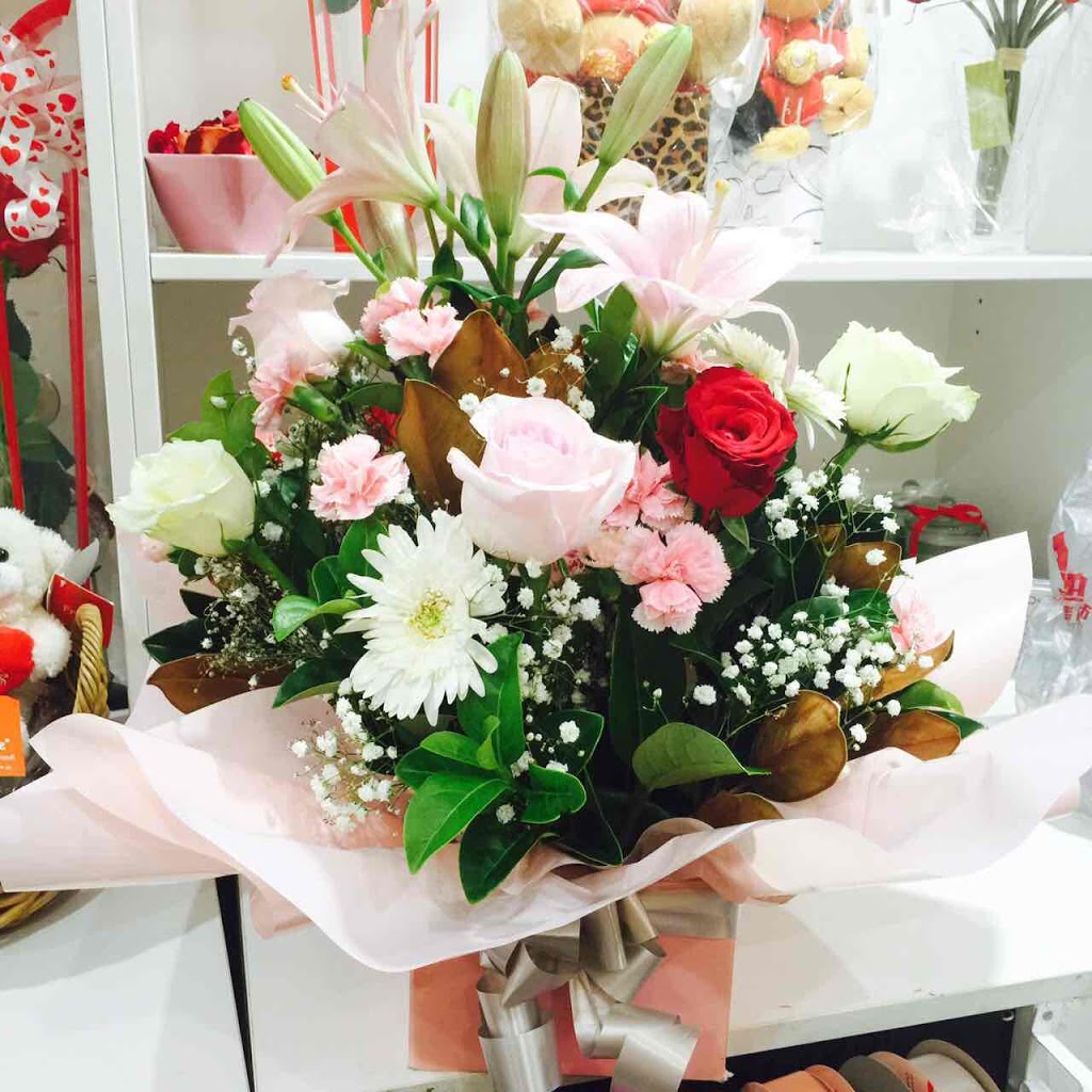 Floral Splendour | florist | Minto, Marketplace, 10 Brookfield Rd, Minto NSW 2566, Australia | 0450713486 OR +61 450 713 486