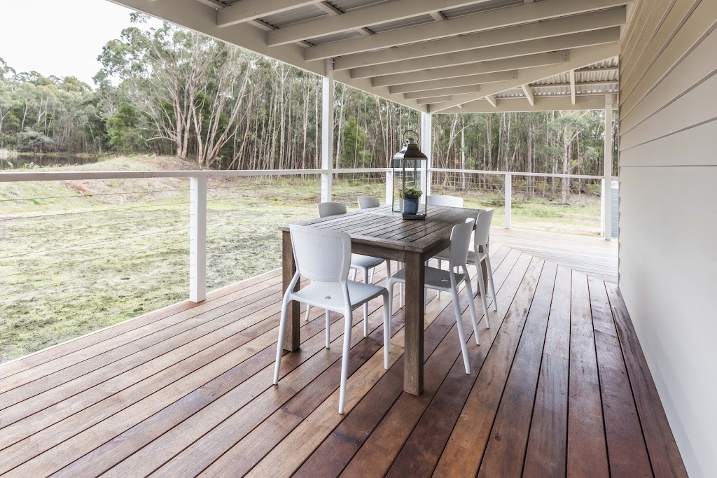 Paradise Valley Cottage and Lake in Spring Hill | 200 Paradise Valley Rd, Spring Hill VIC 3444, Australia | Phone: 0457 222 654