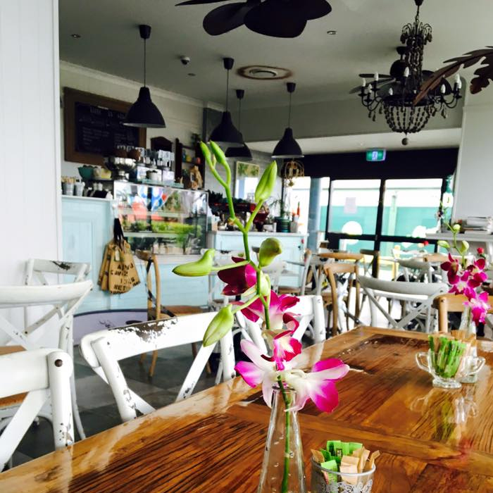 Coconut Coffee House | cafe | 2-20 Shore St W, Ormiston QLD 4160, Australia | 0738212591 OR +61 7 3821 2591