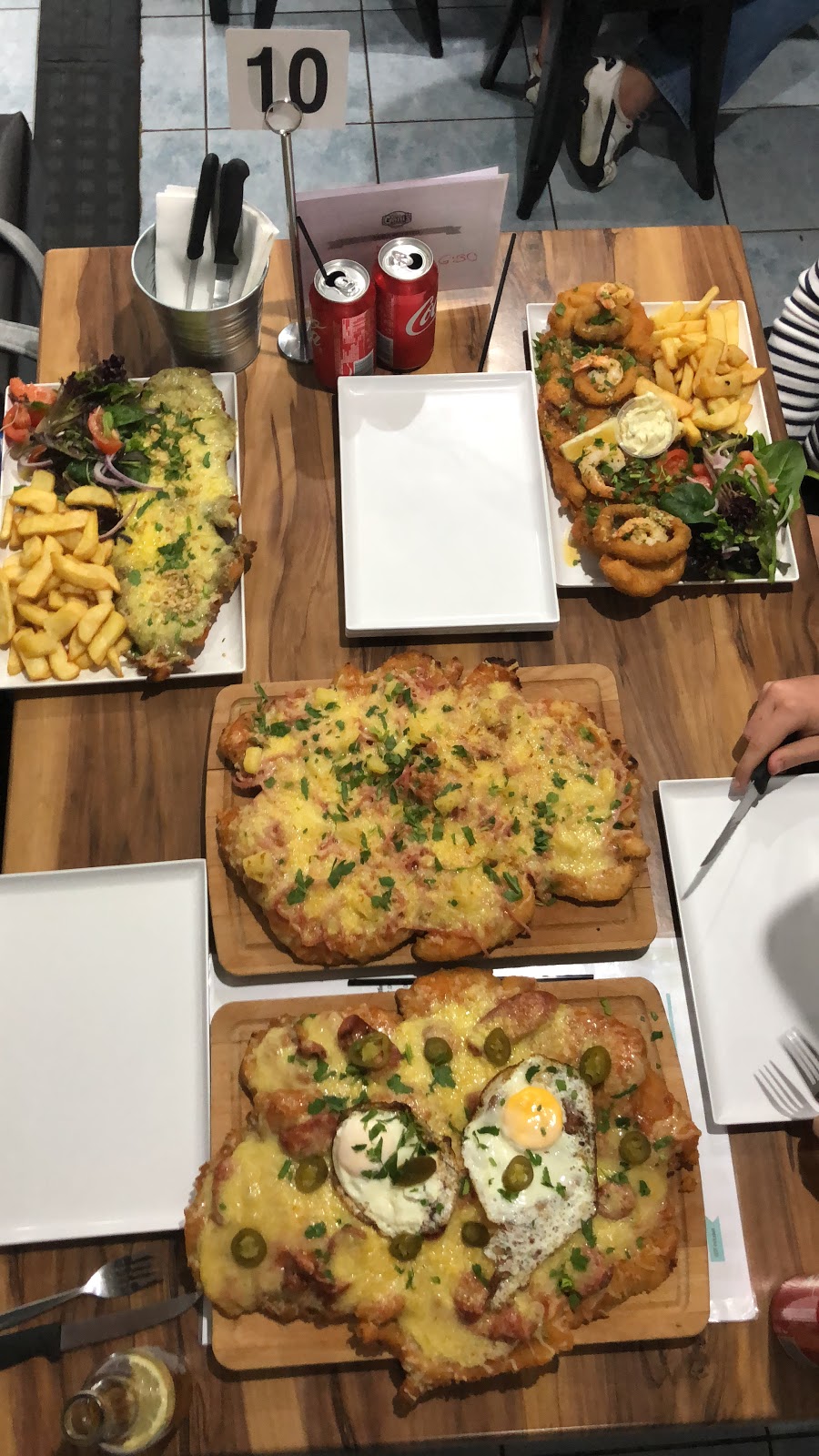 Gonis Schnitzelria | 237A Rocky Point Rd, Ramsgate NSW 2217, Australia | Phone: (02) 9529 4949