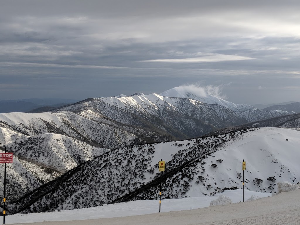 Mount Loch Car Park | parking | LOT 2008 Great Alpine Rd, Hotham Heights VIC 3741, Australia