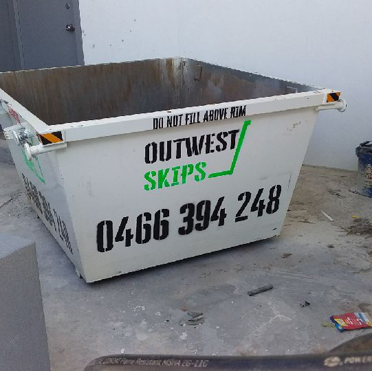 Outwest Skips |  | 15 Danube Pl, St Clair NSW 2759, Australia | 0466394248 OR +61 466 394 248
