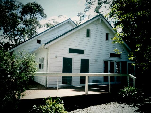 The White Cottage | 34 Nelson Ave, Wentworth Falls NSW 2782, Australia | Phone: 0412 173 447