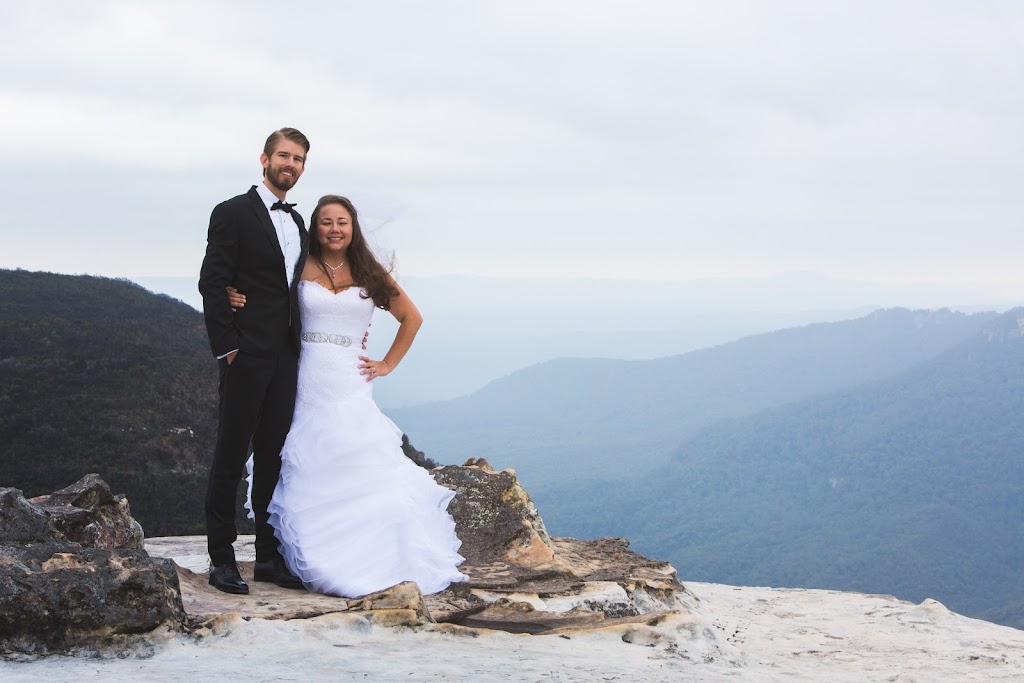 Love In The Mountains | 45 Davidson Rd, Leura NSW 2780, Australia | Phone: 0400 550 919