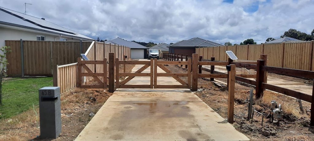 Macedon Ranges Country Timber Gates & Fencing Pty Ltd | 267 Sutherlands Rd, Riddells Creek VIC 3431, Australia | Phone: 0468 701 149