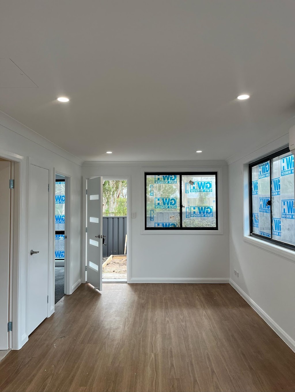 Rising Electrical | 56 Elizabeth Bay Dr, Lake Munmorah NSW 2259, Australia | Phone: 0434 016 131