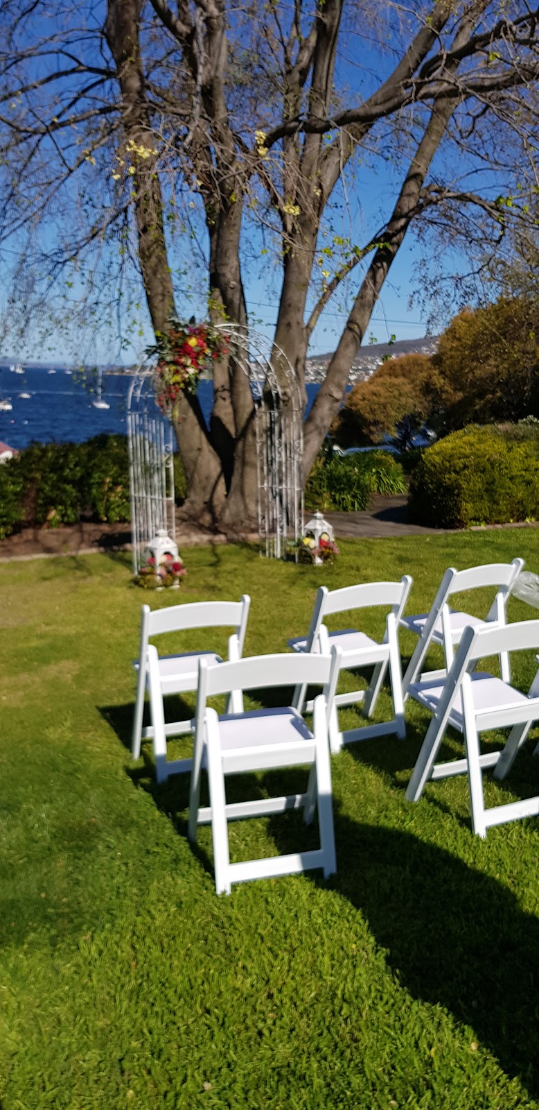 Diane Burrows Marriage Celebrant | 125 Collinsvale Rd, Berriedale TAS 7011, Australia | Phone: 0417 575 113