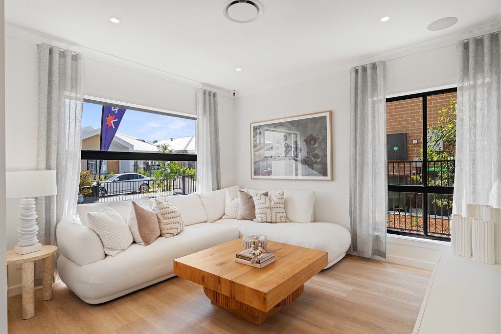 Sundancer Homes Menangle Park Display Home | 6 Poseidon St, Menangle Park NSW 2563, Australia | Phone: 0404 481 882