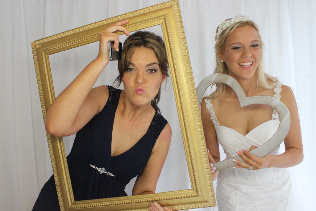 The Giggle Booth - Photo Booth Hire | food | 7/28-30 Russell St, Balgownie NSW 2500, Australia | 0490105737 OR +61 490 105 737