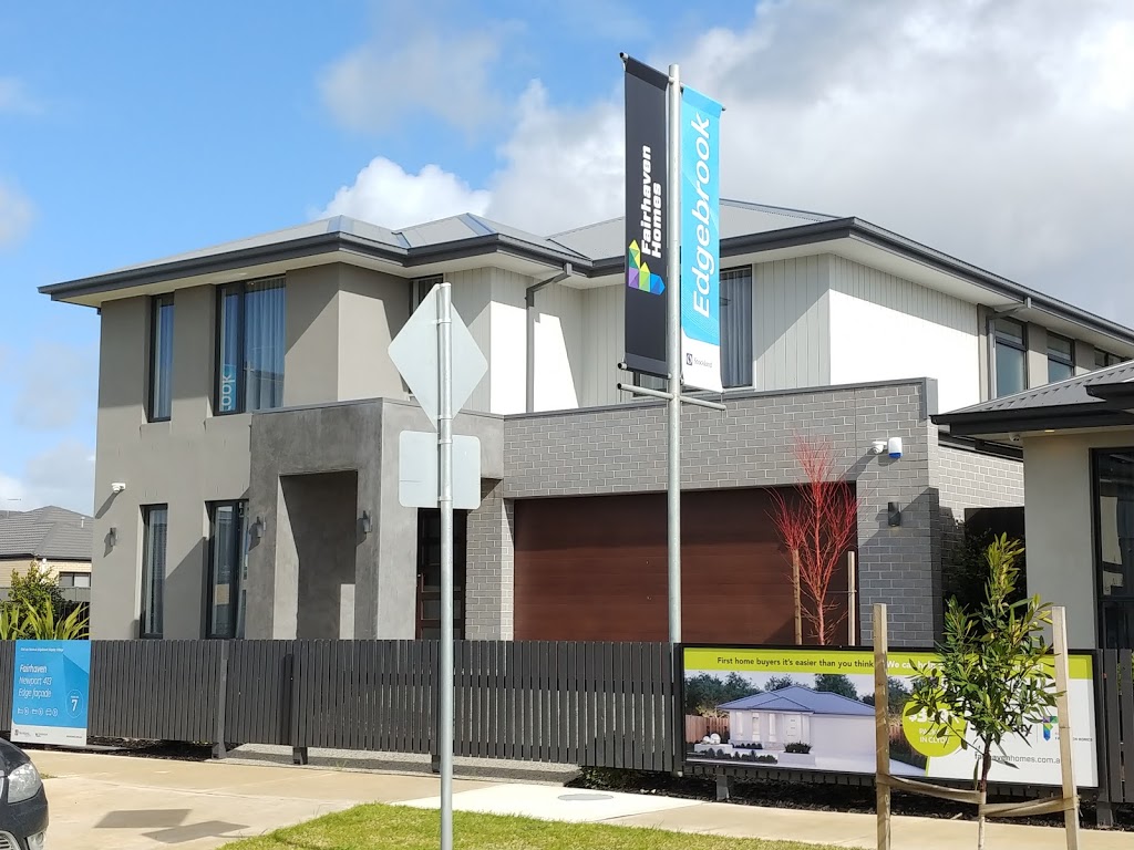 Fairhaven Homes - Edgebrook Estate | 102 Adriatic Cct, Clyde VIC 3978, Australia | Phone: (03) 9704 4084