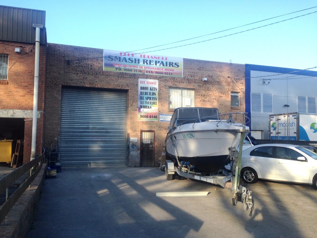 Blue Triangle Smash Repairs | car repair | 1501 Botany Rd, Botany NSW 2019, Australia | 0296664146 OR +61 2 9666 4146