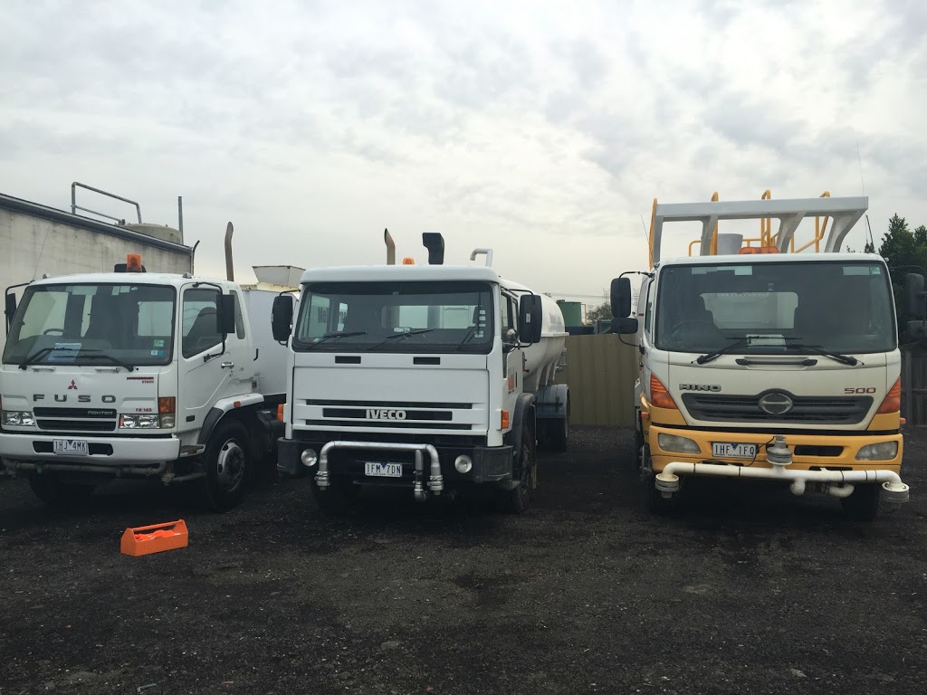 Water Truck Hire - Melbourne Civil Services | 10/18 Katherine Dr, Ravenhall VIC 3023, Australia | Phone: 0491 304 050