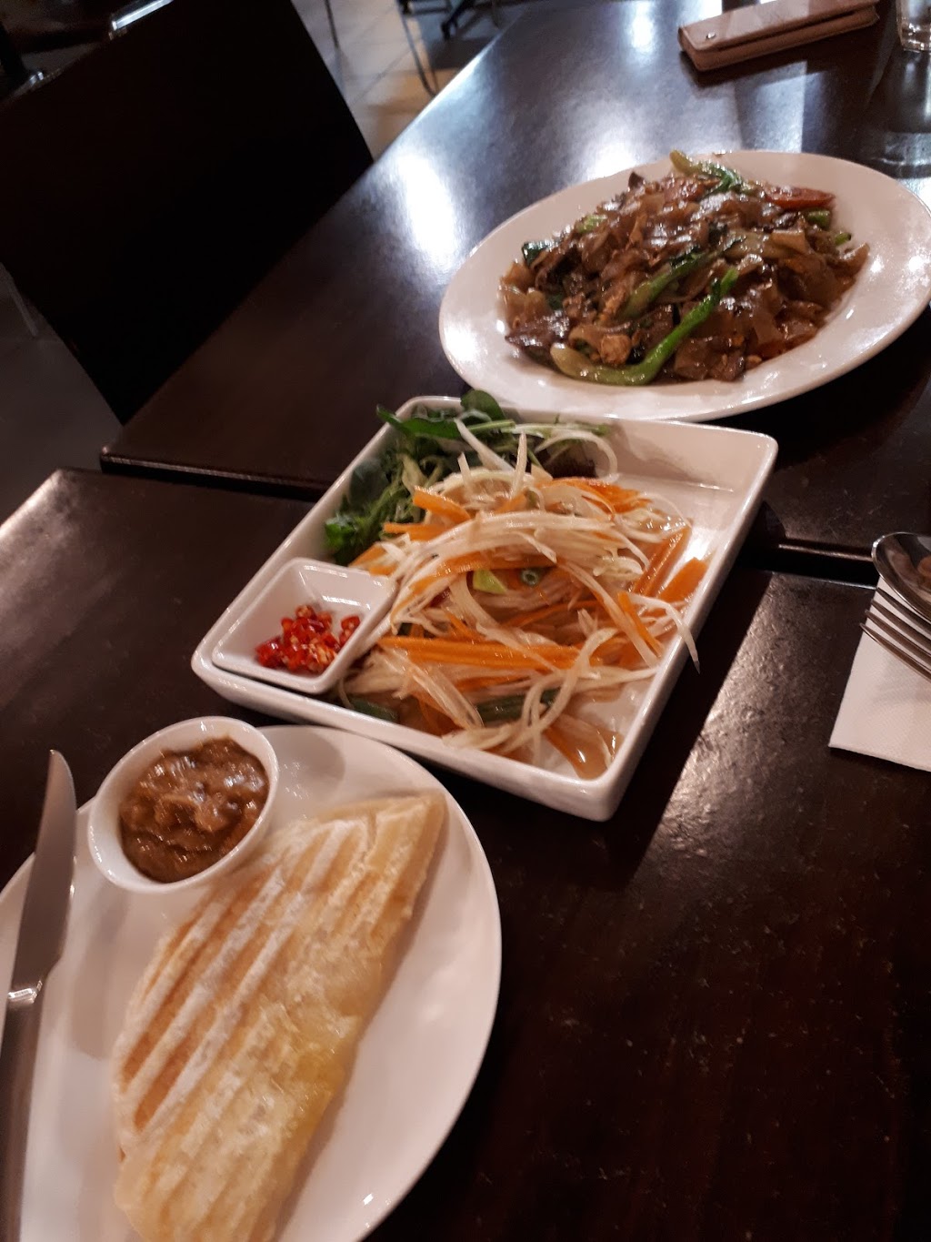 Avondale Thai | restaurant | 155 Military Rd, Avondale Heights VIC 3034, Australia | 0393373623 OR +61 3 9337 3623