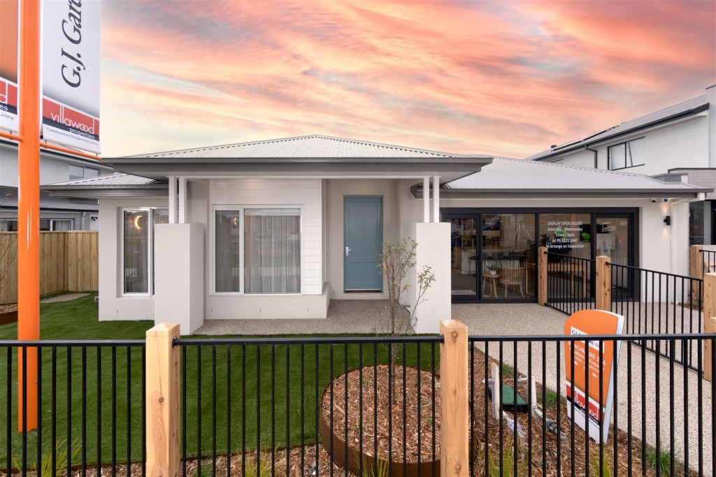 G.J. Gardner Homes - Geelong Display (Beachmere Design) | 221 Sovereign Dr, Mount Duneed VIC 3217, Australia | Phone: (03) 5221 1447