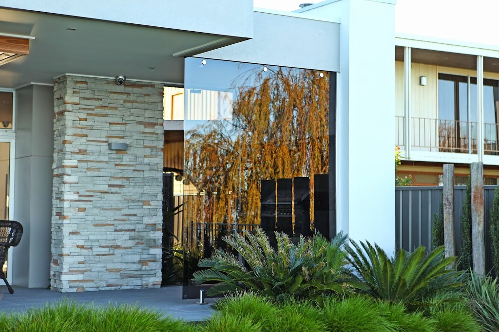 Simply Frameless Glass Concepts - Yarrawonga/Mulwala | furniture store | 97-103 Melbourne St, Mulwala NSW 2647, Australia | 0357441445 OR +61 3 5744 1445
