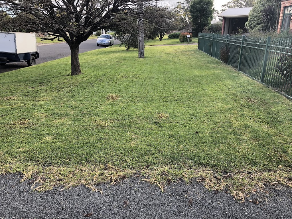 Dess lawns and gardening service | 13 Rossetti Ct, Sale VIC 3850, Australia | Phone: 0434 599 734