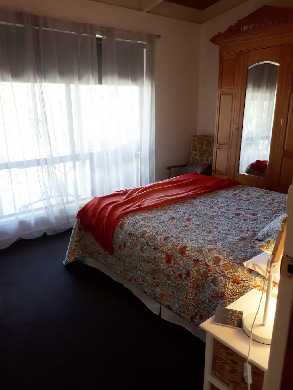 Mansfield Cottage and Studio | 65 Mt Battery Rd, Mansfield VIC 3722, Australia | Phone: 0419 307 509