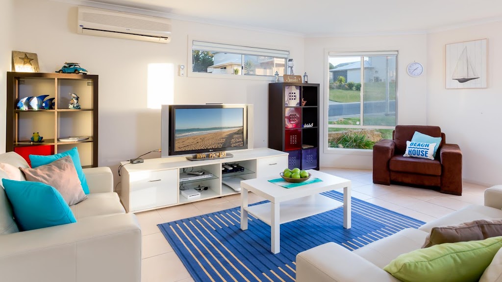 Rocks Beach House |  | 9 Butterfly Ct, Chiton SA 5211, Australia | 0882813686 OR +61 8 8281 3686