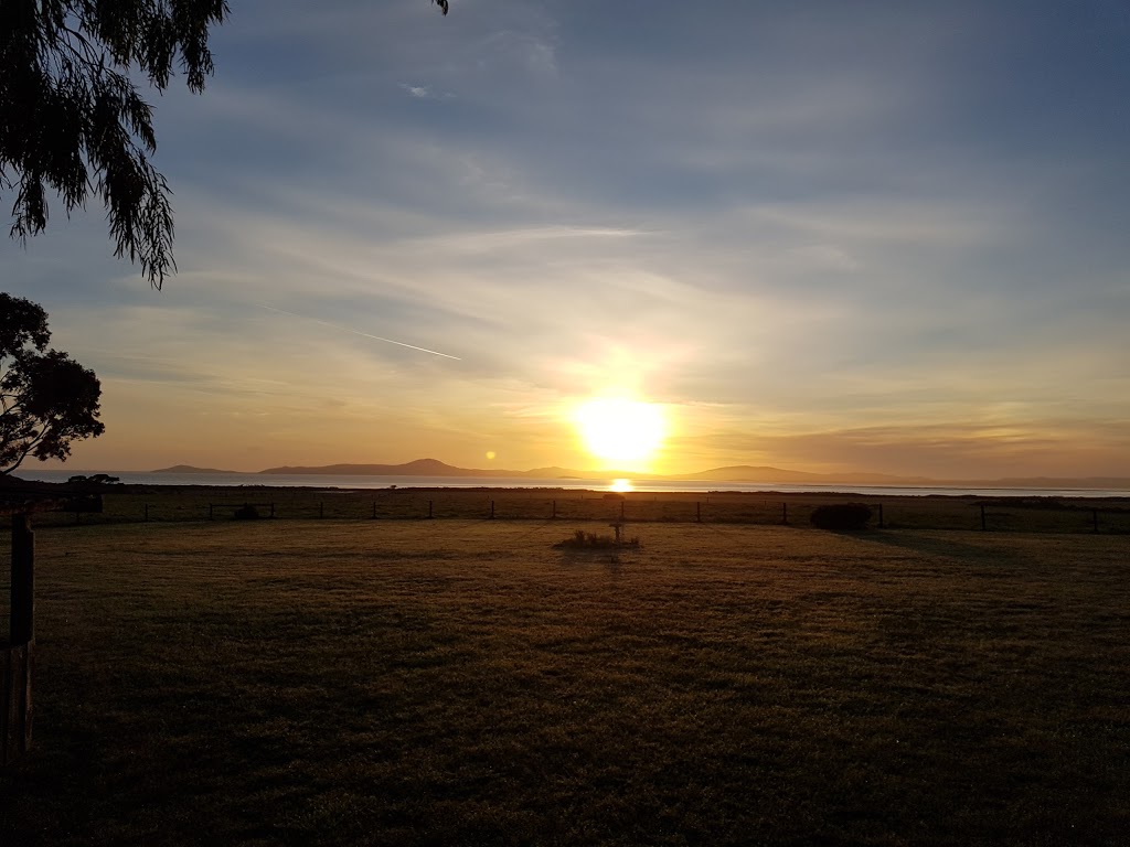 Tidal View Holiday Cottage | 70 Foley Rd, Yanakie VIC 3960, Australia | Phone: (03) 5687 1237