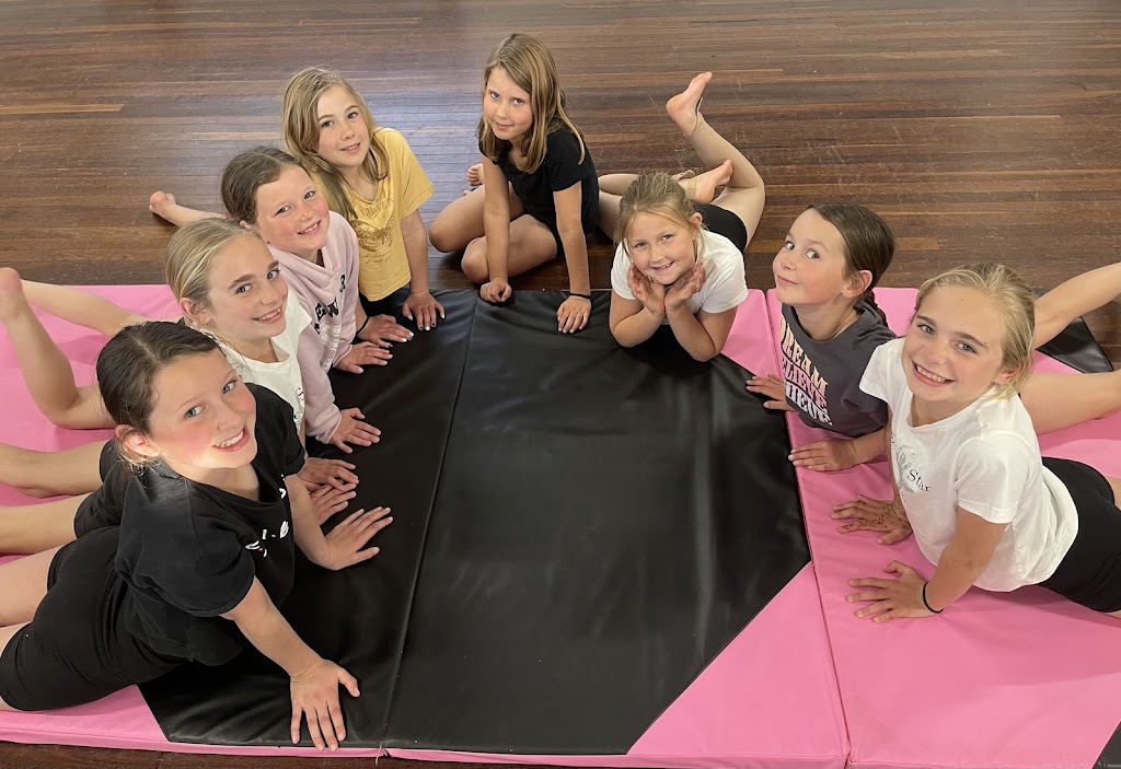 Elite Star Studio | 28 Narrung Rd, Meningie SA 5264, Australia | Phone: 0450 021 033